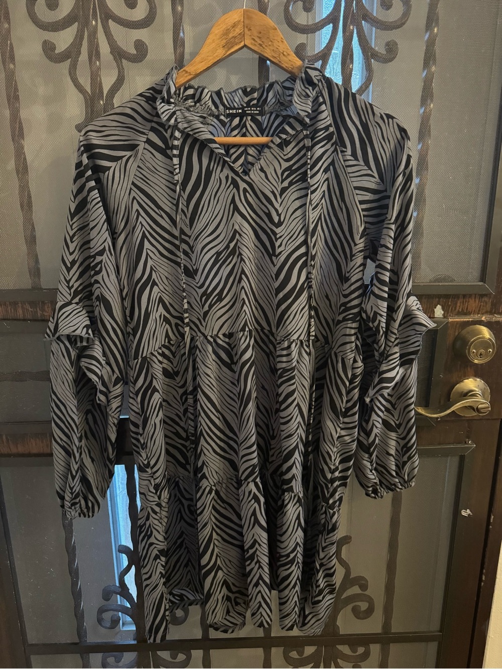 NWOT SHEIN Black & Gray Zebra Print V-Neck Tunic